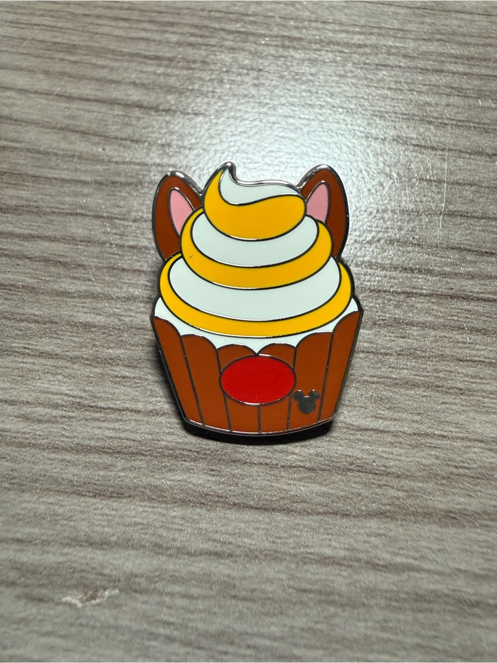 Disney Pins Dale DLR Hidden Disney Series 2026 Wave A: Character Cupcakes